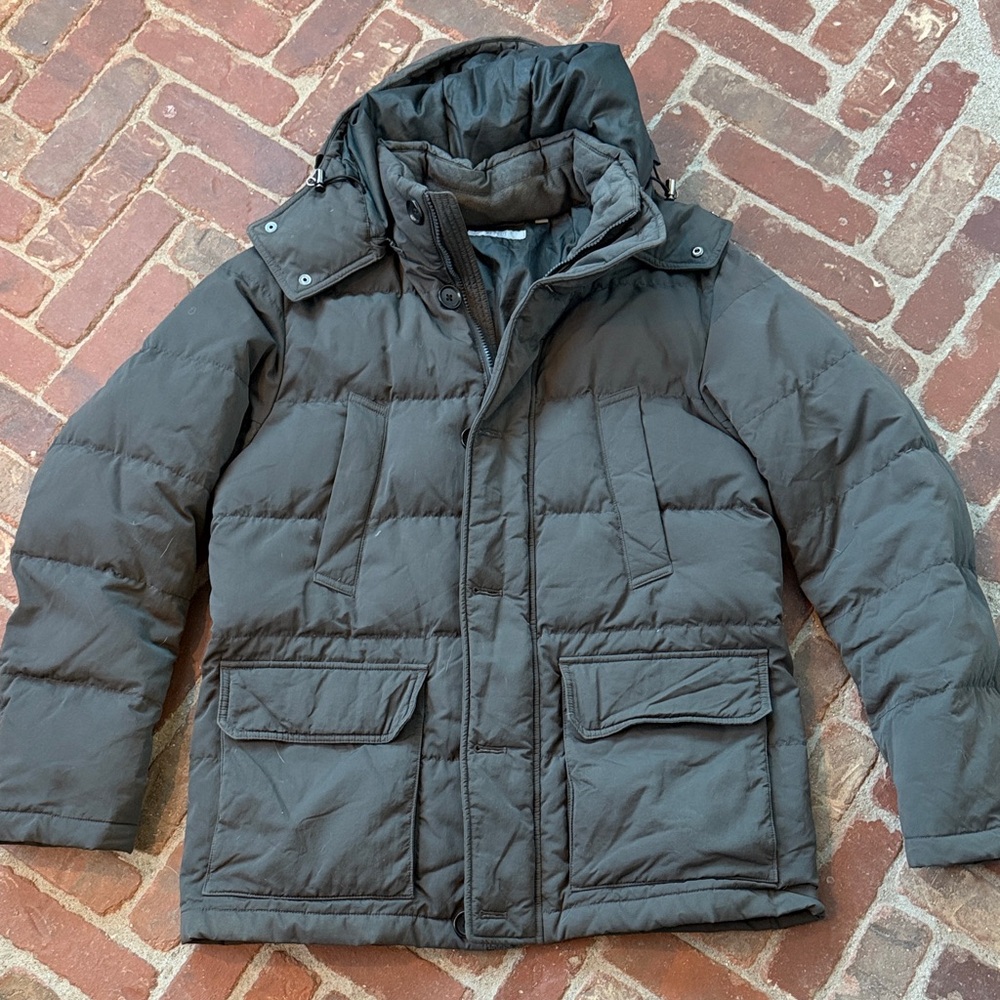 Uniqlo Women’s Dark Gray Puffer Jacket with Hood